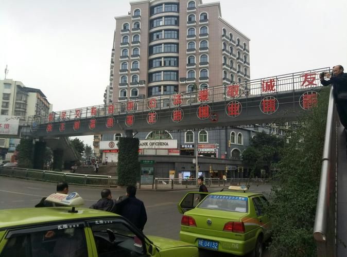 疫情防控中风险地区四川泸州纳溪区(泸州市纳溪区街道图片)